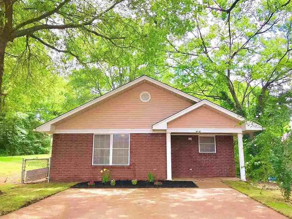 418 S Main