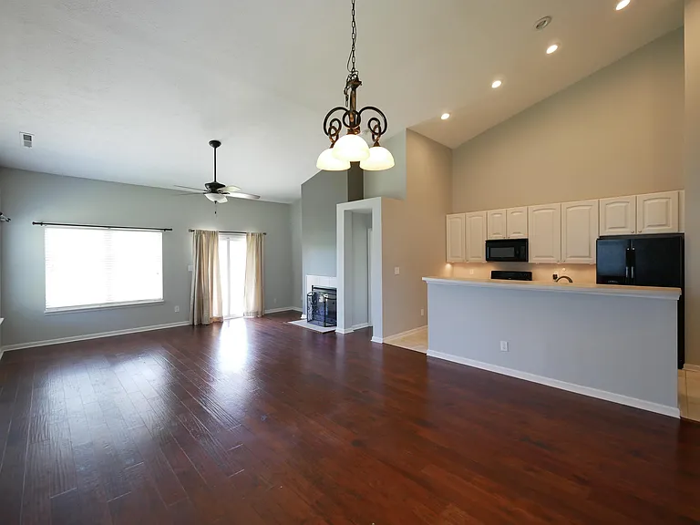 16841 Loch Cir #1 — Photo 4