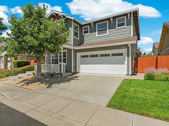 2nd image of 985 Countrywood Circle