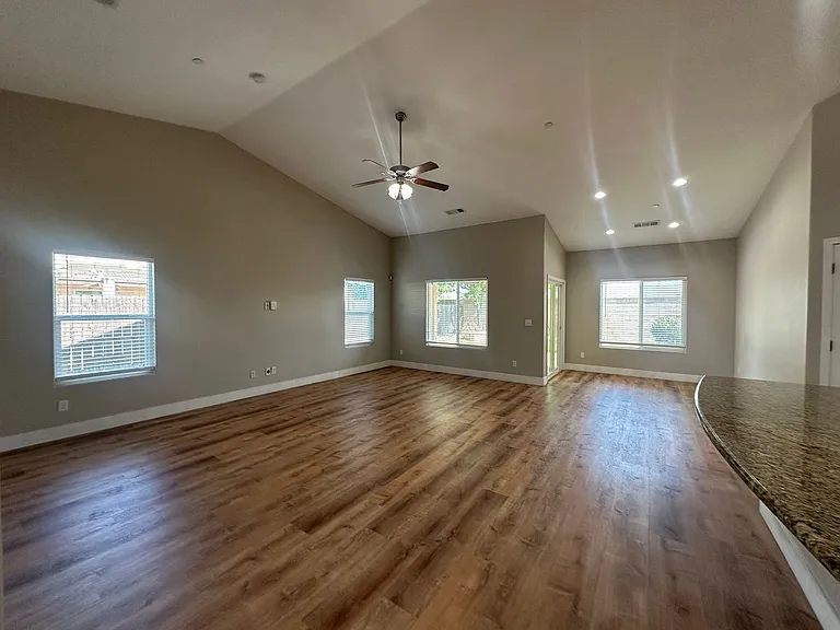 1562 National Dr — Photo 16