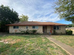 950 W Pleasant Run Rd, Lancaster, TX 75146