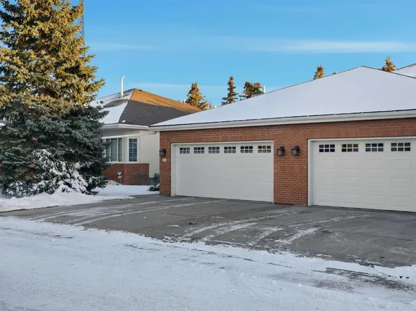 23 N Prominence Point SW, Calgary, AB T3H 3E8