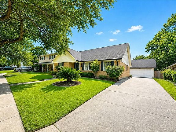 2nd image of 2146 Easter Ln