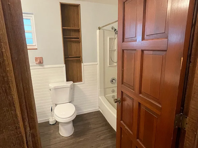 1085 S Lake Ave — Photo 25