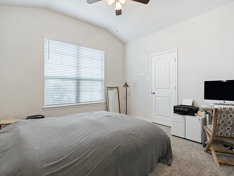 608 Lister Dr — Photo 24