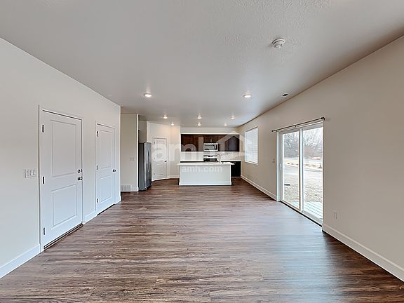 5th image of 1419 E Perelle Ln