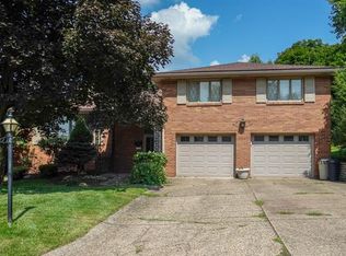 105 Vian Ave, Burgettstown, PA 15021