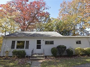 2819 Grantwood Dr, Parma, OH