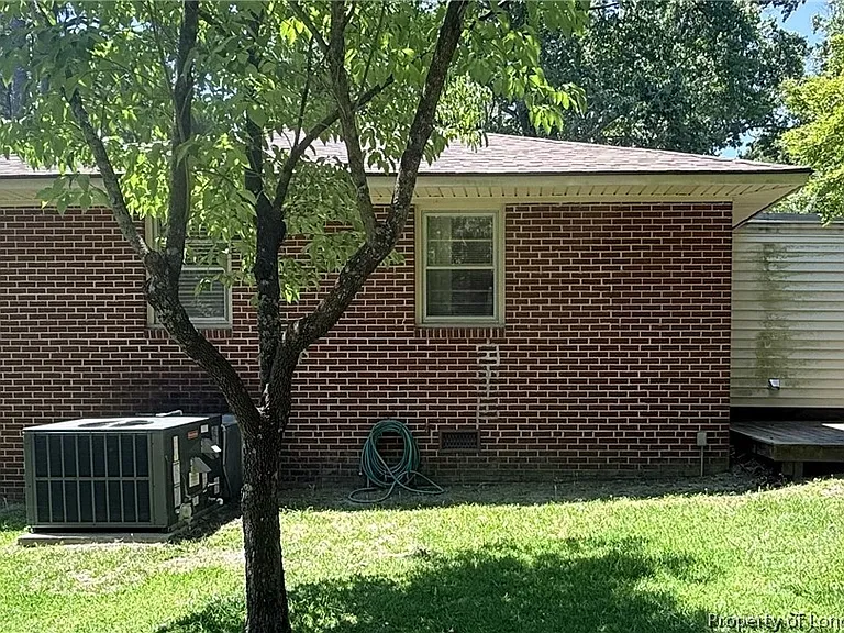 1914 Cherokee Dr — Photo 19