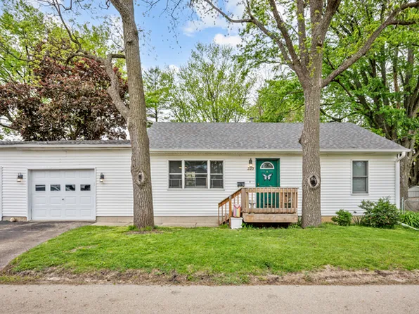 223 Ellen St, Sycamore, IL 60178