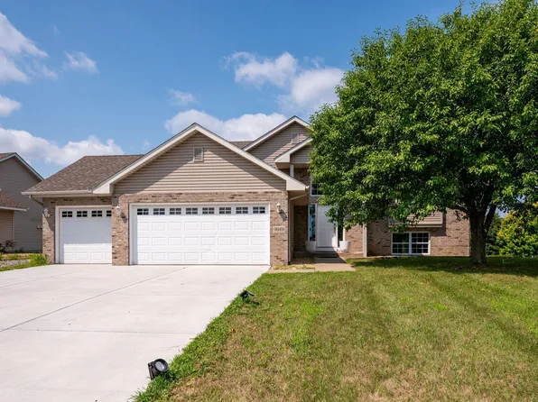 9919 Weston Dr, Monticello, MN 55362