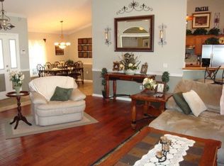 12555 SE Sunset Harbor Rd, Weirsdale, FL 32195