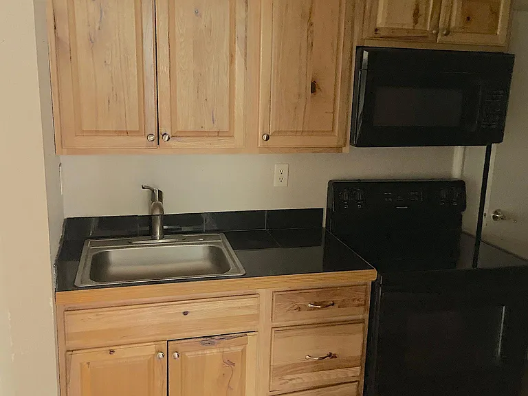 220 E Main St #3 — Photo 8