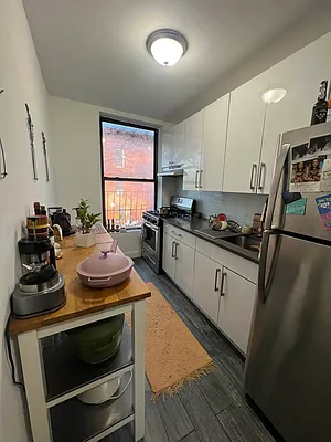 Rented by Standard Living Realty Inc | media 41