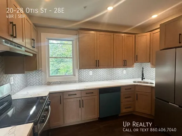 20-28 Otis St, Manchester, CT