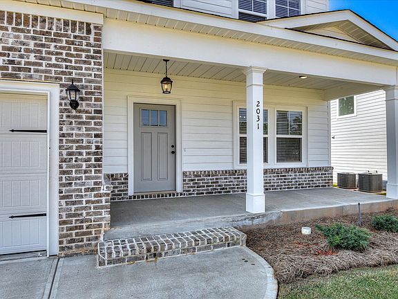 3rd image of 2031 Warbler Dr.