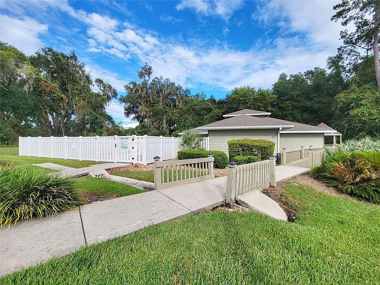 12523 NW 7th Pl — Photo 32