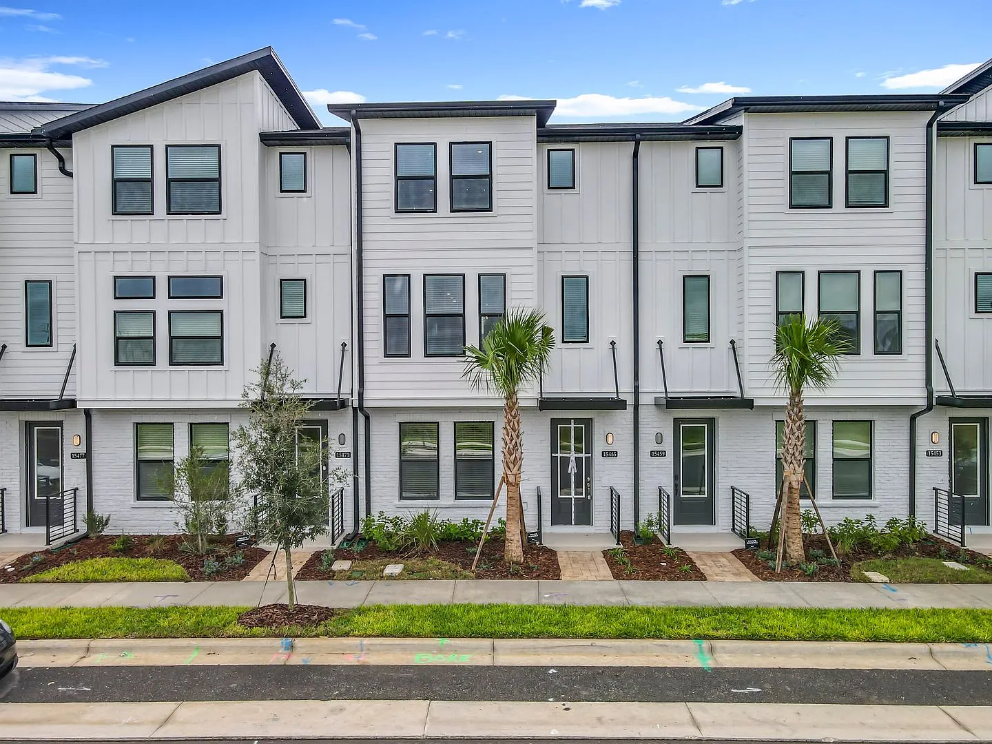 Move-In Special! Spacious 3/3.5 Townhome In Parkview At Hamlin! Hs Internet Included! — Photo 3