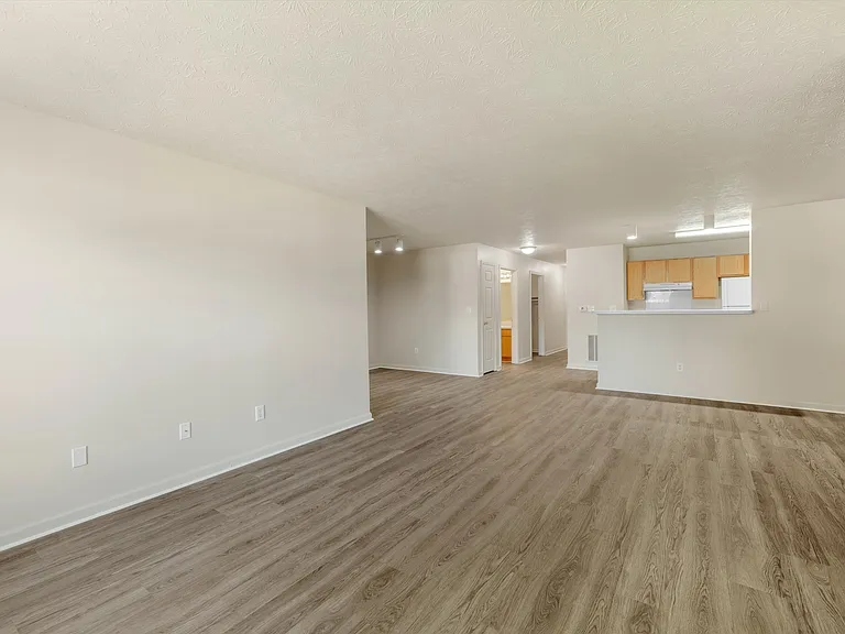 Autumn Woods Apartments — Photo 45