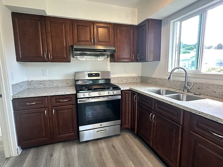 7419 Graves Ave — Photo 7