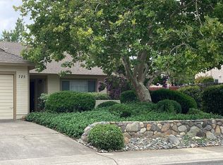 725 Fuller Ct, Redding, CA 96003