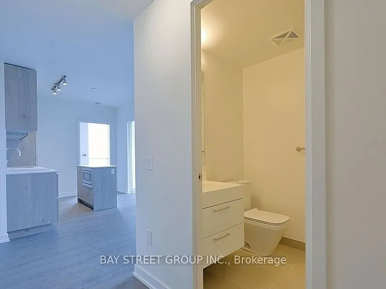 1 Yorkville Ave #4008 — Photo 3