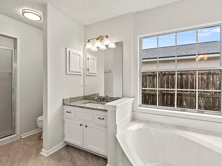 12756 Bentwater Dr — Photo 15