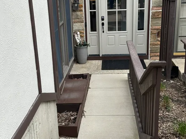 32 White Oak Cir #0, Saint Charles, IL 60174