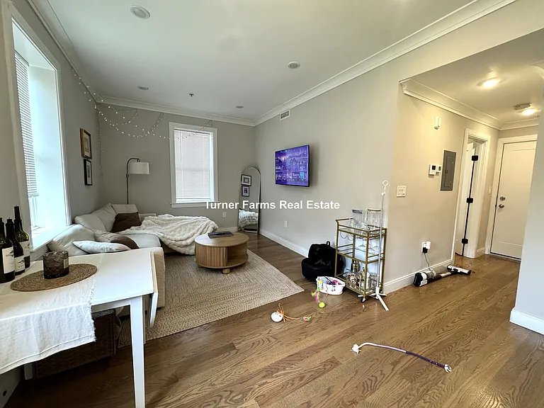 191 Porter St — Photo 5