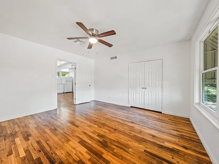 32300 Proctor Ave — Photo 39