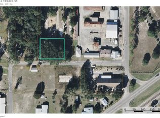1 Texaco St, Defuniak Springs, FL 32433