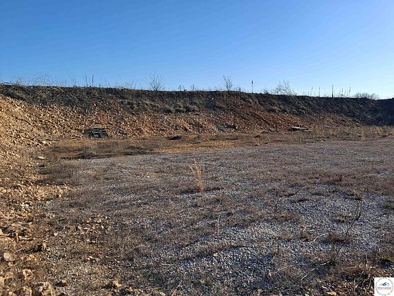 3rd image of 12975 E 1100 County Rd