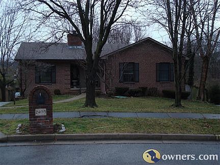 2nd image of 2405 Creekview Ct