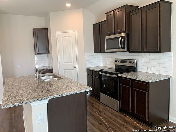 4th image of 2128 Foxbriar Cv