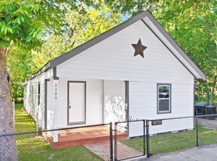 2209 Noble St, Houston, TX 77026