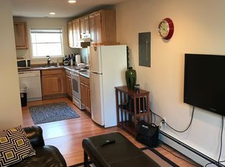 188 Main St APT 1, Freeport, ME 04032