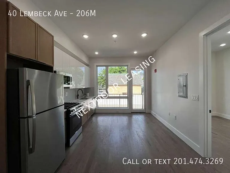 40 Lembeck Ave #206M — Photo 8