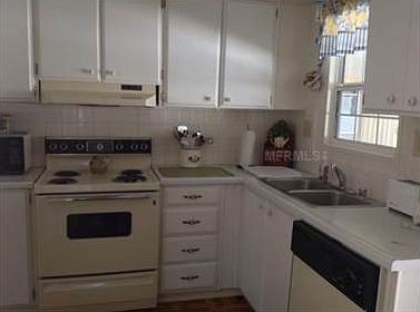 2nd image of 8 Cocos Plumosa Dr #B