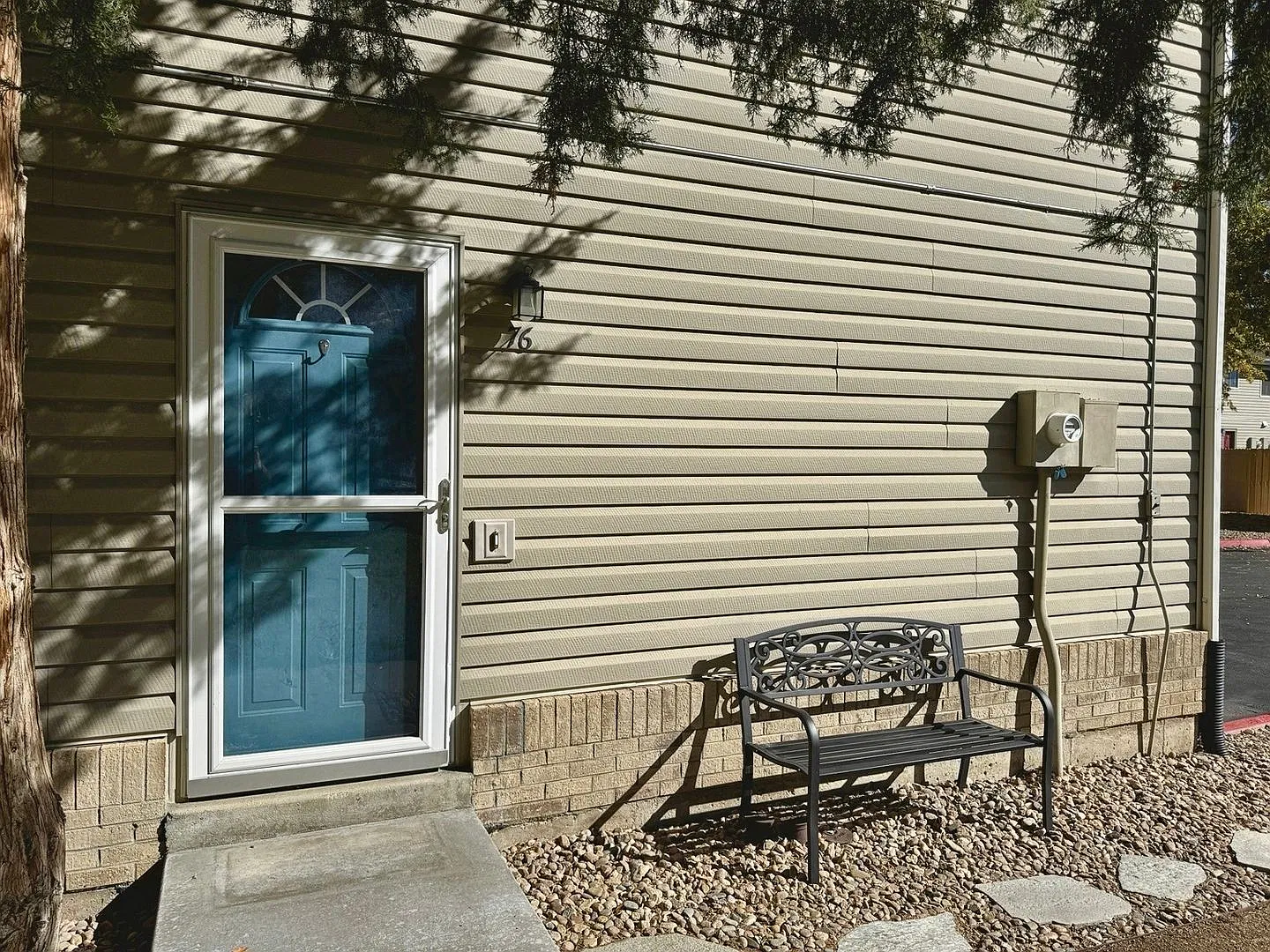 Charming 2BR Townhome in Lakewood — Photo 4
