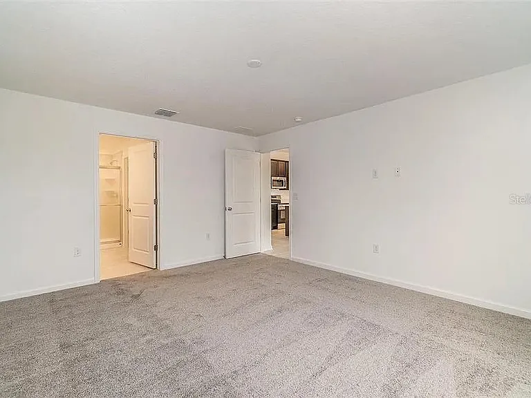2220 Green Valley St — Photo 7