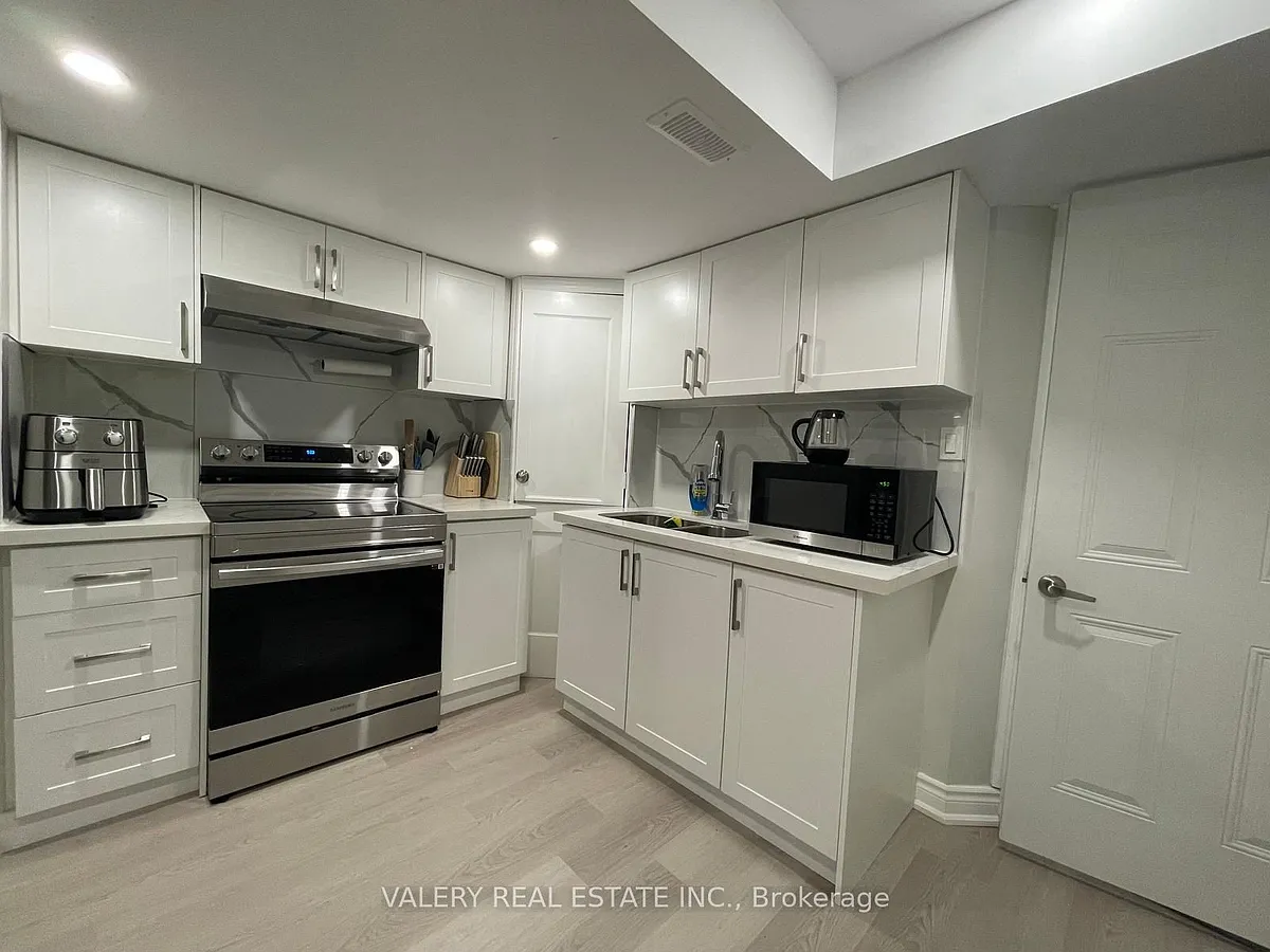Building Photo - 7 Auckland Dr #LOWER