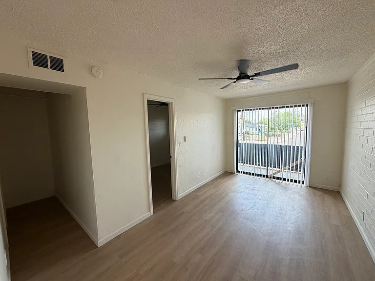 1739 E Cheery Lynn Rd #B — Photo 3