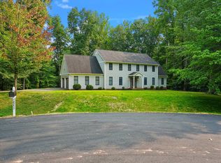 8253 Honeysuckle Rd, Manassas, VA 20112