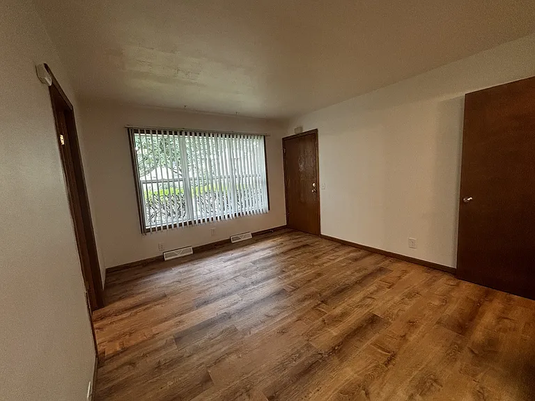1025 W Fiedler Ln #2 — Photo 3