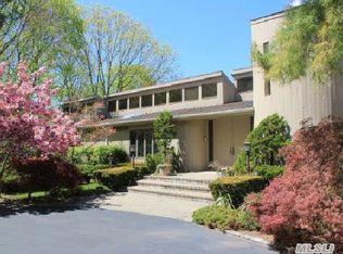 90 Pound Hollow Rd, Glen Head, NY 11545