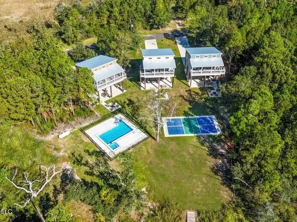 6191 Clermont Blvd, Bay Saint Louis, MS 39520