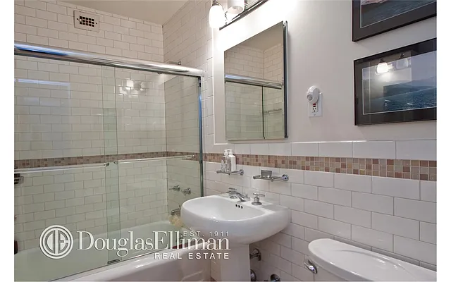 Rented by Douglas Elliman | media 16