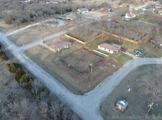2213 Burkdoll Rd, Pawnee, OK 74058