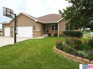 1214 Autumn Rd, Hickman, NE 68372