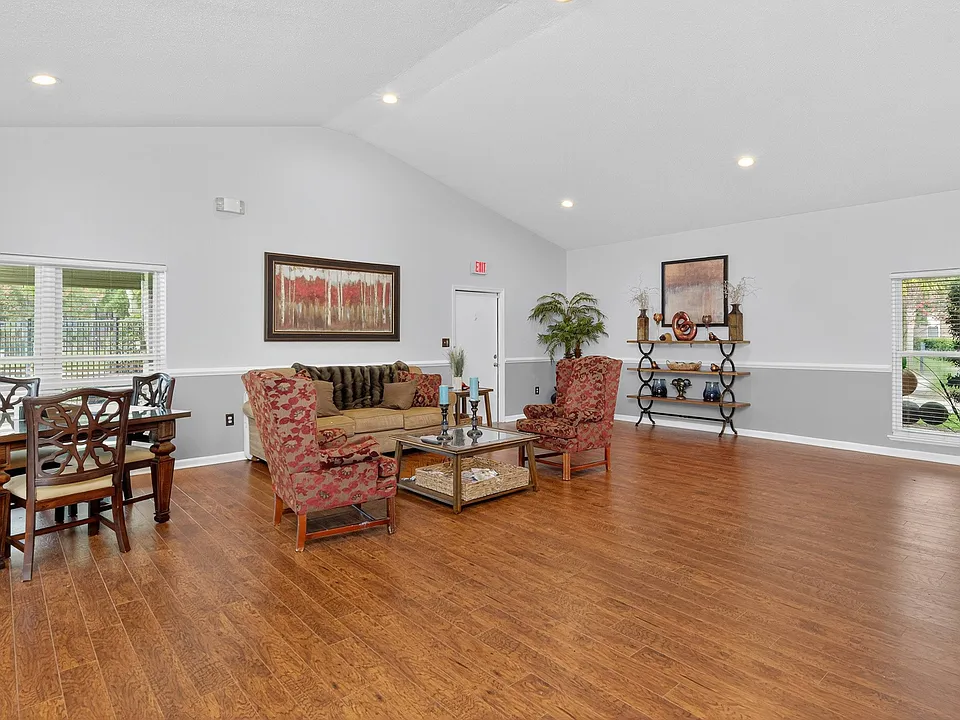 North Bluff Apartments